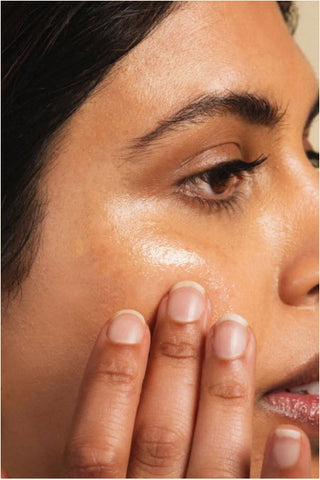 Illuminating Oil Cleanser with Flower Enzymes, Papaya & Chia